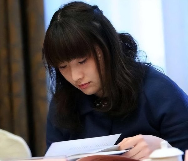 天弘配资 宗馥莉留学待遇不如庶女，却因祸得福：学校里到处都是人脉和样板