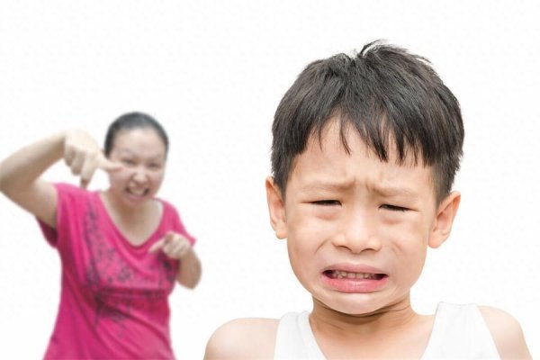 道正网配资 要注意！孩子被吼后的这3种反应，正在悄悄养出“讨好型人格”